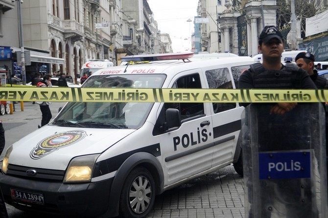 İstiklal Caddesi'nde patlama: 1'i canlı bomba 5 ölü 19