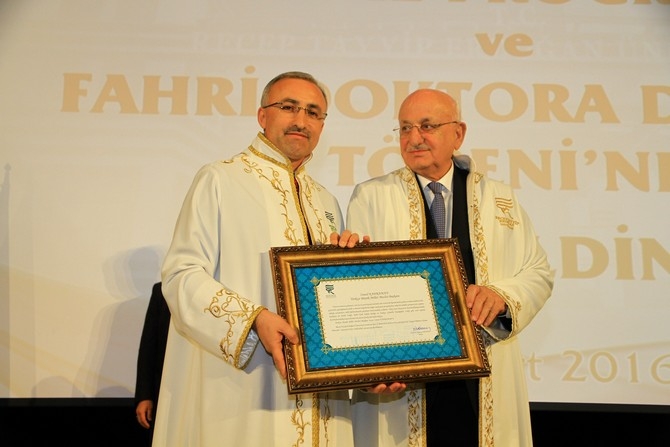 RTEÜ’den Kahraman’a Fahri Doktora, Eski Yöneticilerine Hediye 25