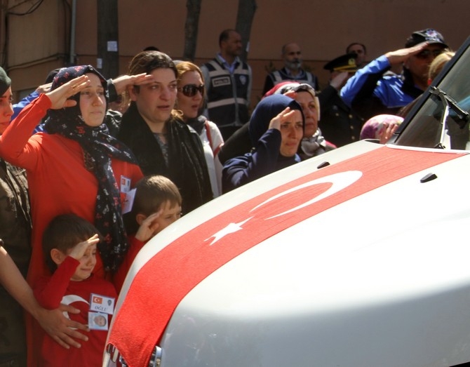 Rizeli Özel Harekat Polisi Yaşar, Son Yolculuğuna Uğurlandı 4