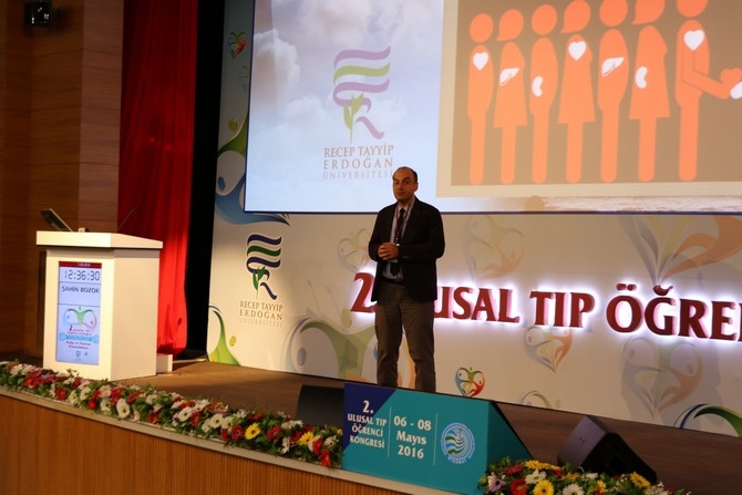 RTEÜ’de 2. Ulusal Tıp Öğrenci Kongresi Düzenlendi 33