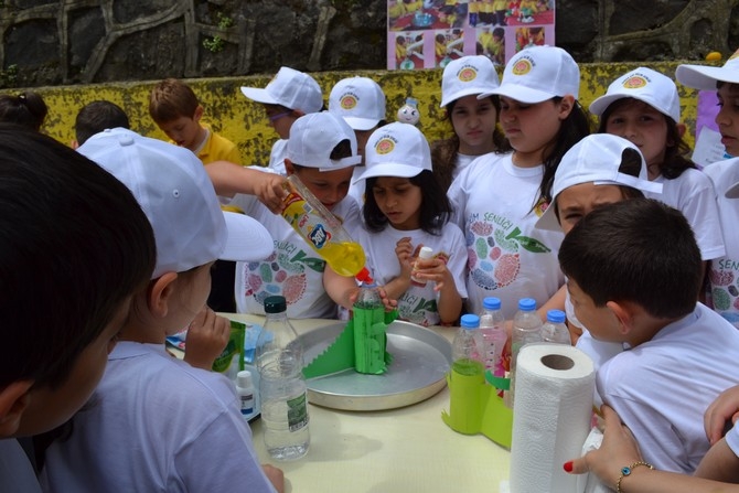 Doğuş Çay İlkokulu'nda Bilim Şenliğinde Renkli Görüntüler 20