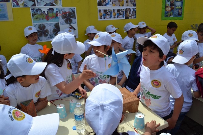 Doğuş Çay İlkokulu'nda Bilim Şenliğinde Renkli Görüntüler 4