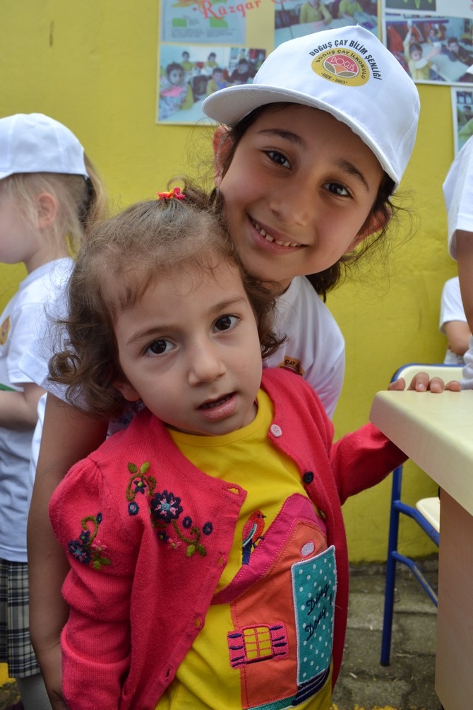 Doğuş Çay İlkokulu'nda Bilim Şenliğinde Renkli Görüntüler 48