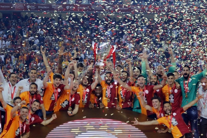 Galatasaray kupasını törenle aldı 3