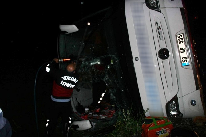 Yozgat'ta Yolcu Otobüsü Devrildi: 3 Ölü, 30 Yaralı 15
