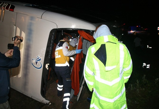 Yozgat'ta Yolcu Otobüsü Devrildi: 3 Ölü, 30 Yaralı 8