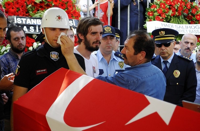 Rizeli Şehit Özel Harekat Polis Müdürü Öztürk Son Yolculuğuna Uğurlandı 10