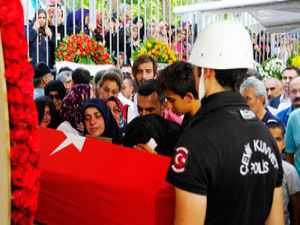 Rizeli Şehit Özel Harekat Polis Müdürü Öztürk Son Yolculuğuna Uğurlandı