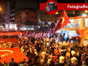 Rize'de Demokrasi Nöbeti Devam Ediyor