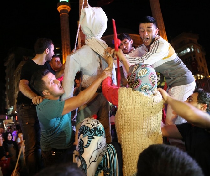 Rize'de Eller Duaya, Bayraklar Havaya Açıldı 31