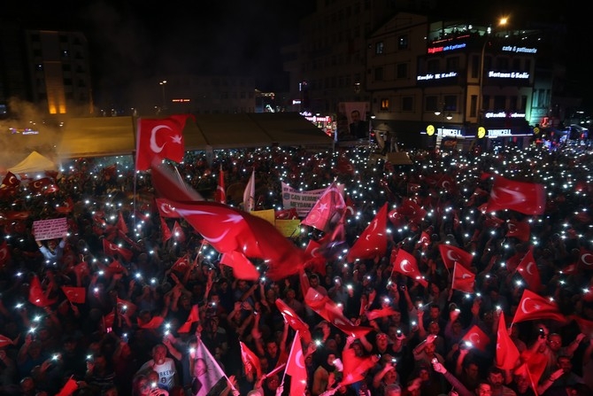 Süleyman Soylu Rize'de Demokrasi Nöbetine Katıldı 25