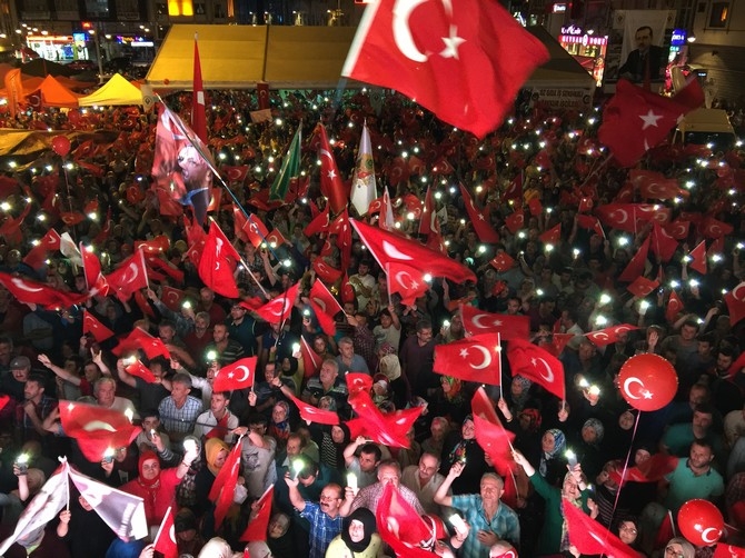 Süleyman Soylu Rize'de Demokrasi Nöbetine Katıldı 30