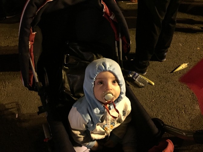 Rizeliler Meydanı Terketmiyor 13