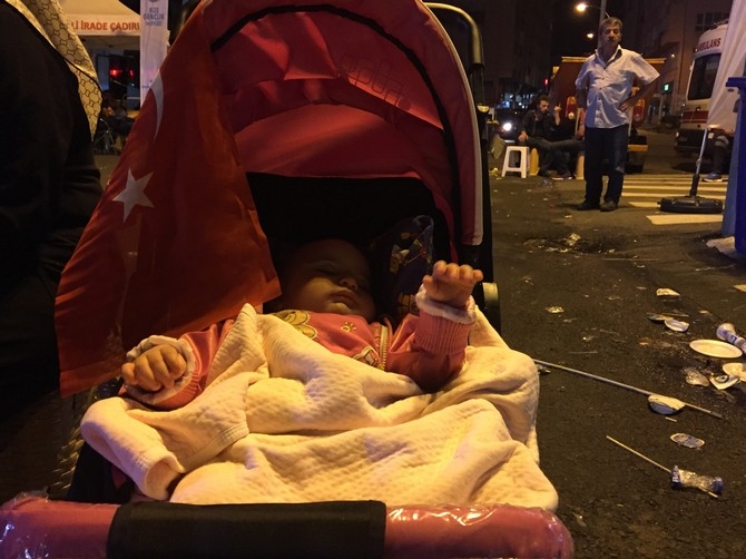 Rizeliler Meydanı Terketmiyor 22