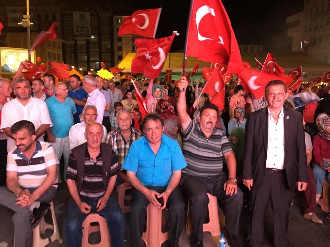 Rizeliler Meydanı Terketmiyor 23