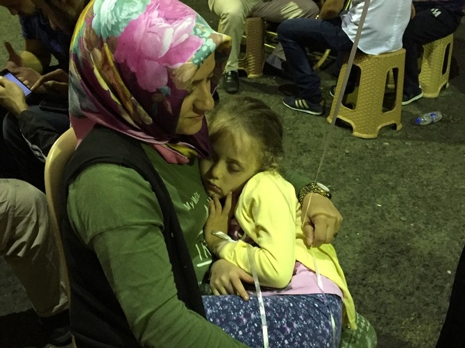 Rizeliler Meydanı Terketmiyor 29