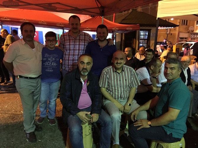 Rizeliler Meydanı Terketmiyor 30