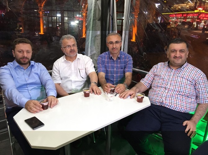 Rizeliler Meydanı Terketmiyor 44