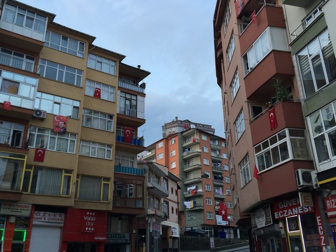 Rizeliler Meydanı Terketmiyor 46