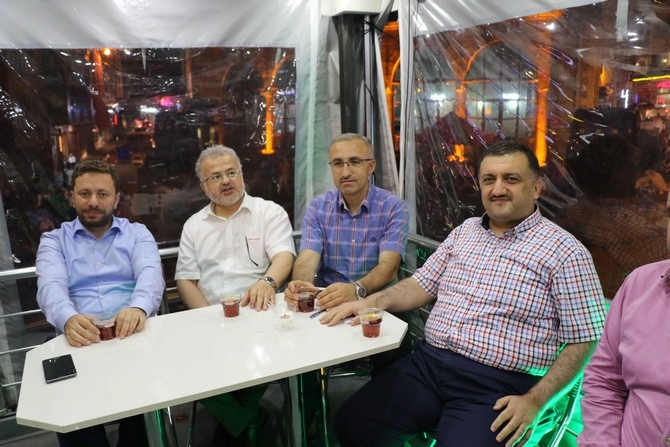 Rizeliler Meydanı Terketmiyor 47