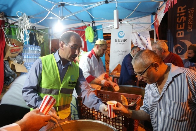 Rizeliler Meydanı Terketmiyor 48
