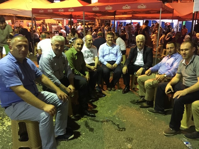 Rizeliler Meydanı Terketmiyor 49