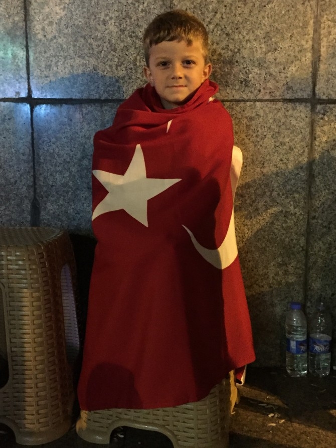 Rizeliler Meydanı Terketmiyor 51