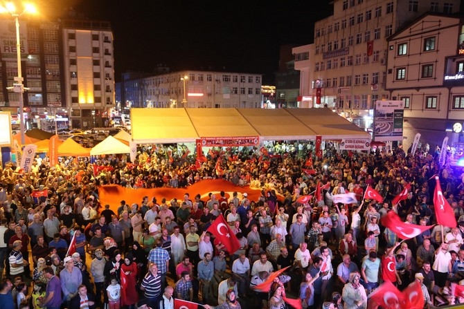 Rizeliler Meydanı Terketmiyor 54