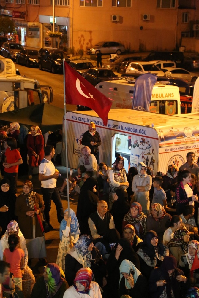 Rizeliler Meydanı Terketmiyor 59