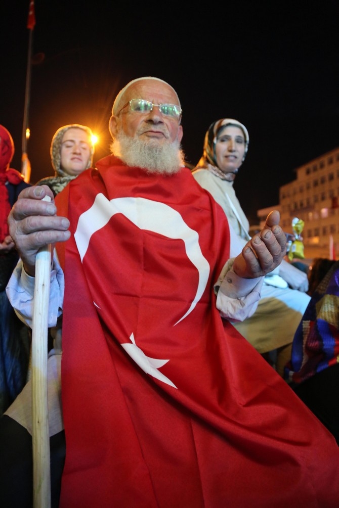 Rize'de Demokrasi Nöbeti Sürüyor 8