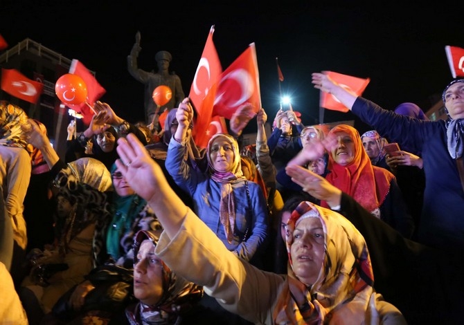 Memur Sen Başkanı Ali Yalçın Rize'de Demokrasi Nöbetinde 22
