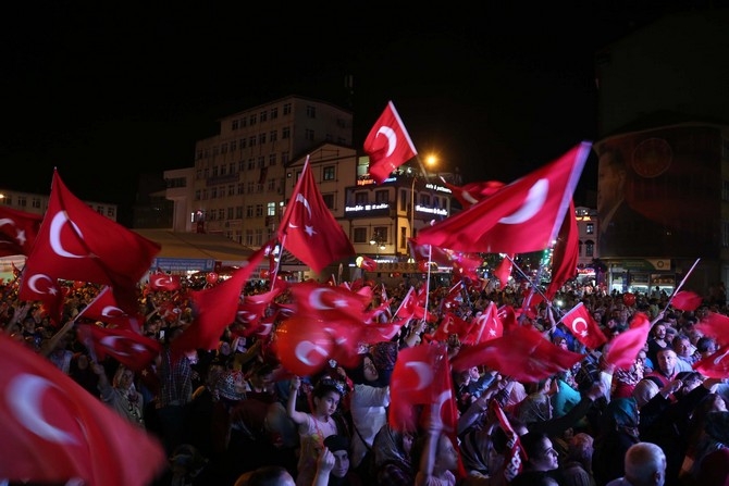 Memur Sen Başkanı Ali Yalçın Rize'de Demokrasi Nöbetinde 25