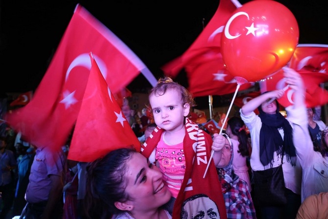 Memur Sen Başkanı Ali Yalçın Rize'de Demokrasi Nöbetinde 27