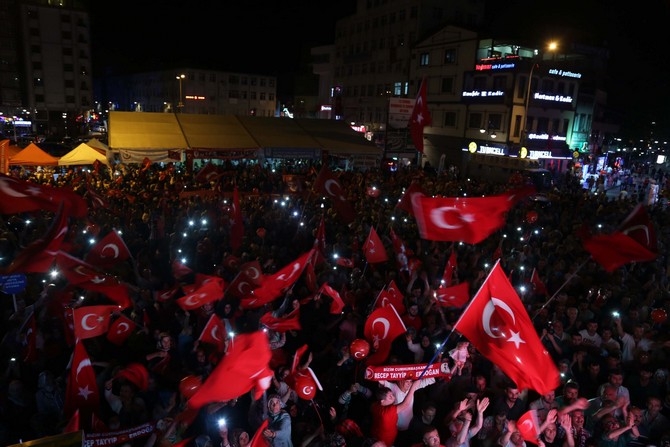 Memur Sen Başkanı Ali Yalçın Rize'de Demokrasi Nöbetinde 34