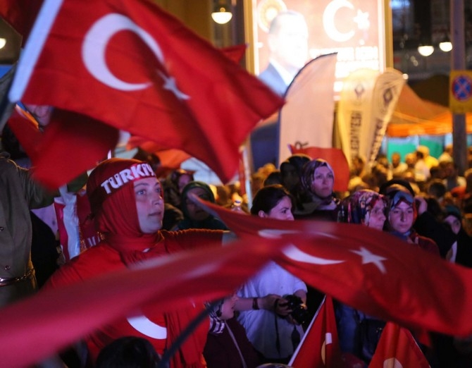 Memur Sen Başkanı Ali Yalçın Rize'de Demokrasi Nöbetinde 35