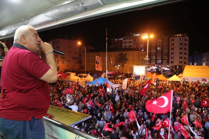 Memur Sen Başkanı Ali Yalçın Rize'de Demokrasi Nöbetinde 4