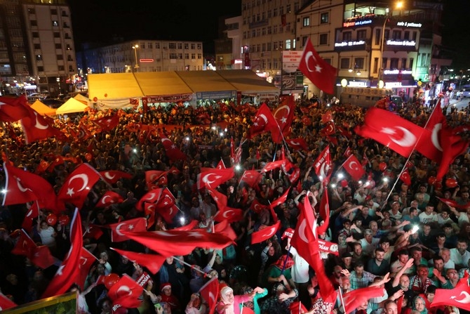 Memur Sen Başkanı Ali Yalçın Rize'de Demokrasi Nöbetinde 41