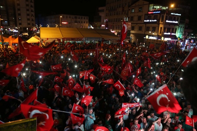 Memur Sen Başkanı Ali Yalçın Rize'de Demokrasi Nöbetinde 43