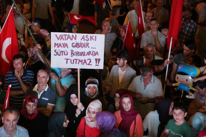 Tanju Çolak ve Ali Gültiken Rize'de Demokrasi Nöbetinde 37