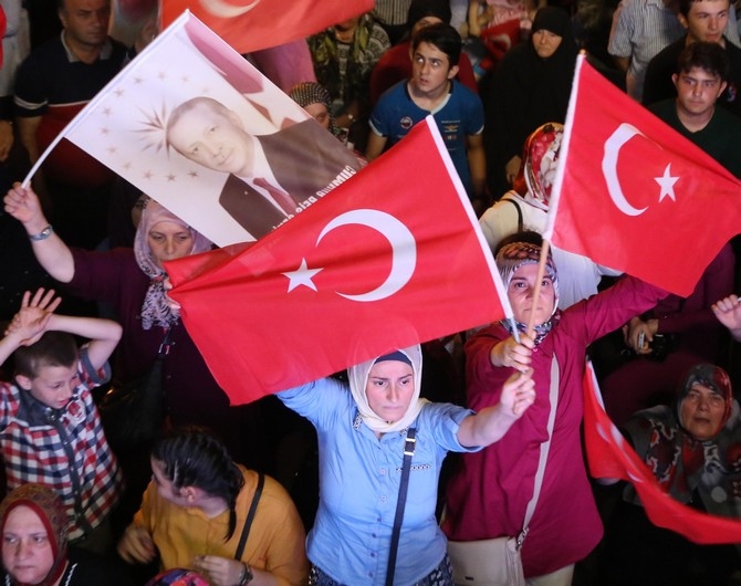 Tanju Çolak ve Ali Gültiken Rize'de Demokrasi Nöbetinde 41