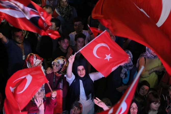 Tanju Çolak ve Ali Gültiken Rize'de Demokrasi Nöbetinde 6