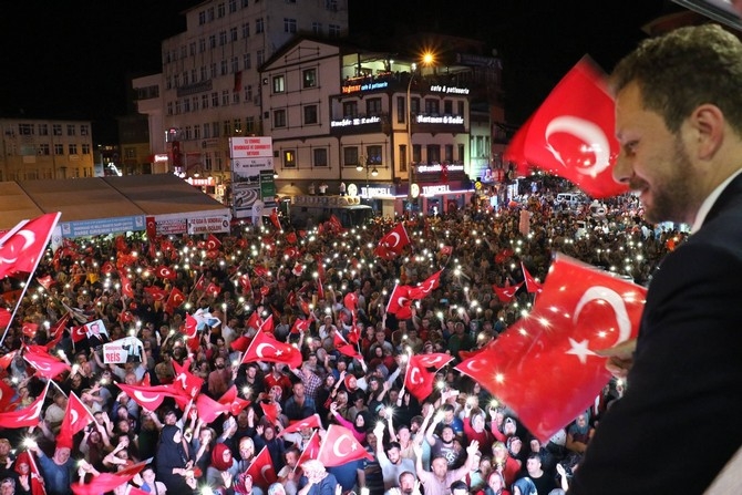 Sanatçılar ve Milletvekilleri Rize'de Demokrasi Nöbetinde 38