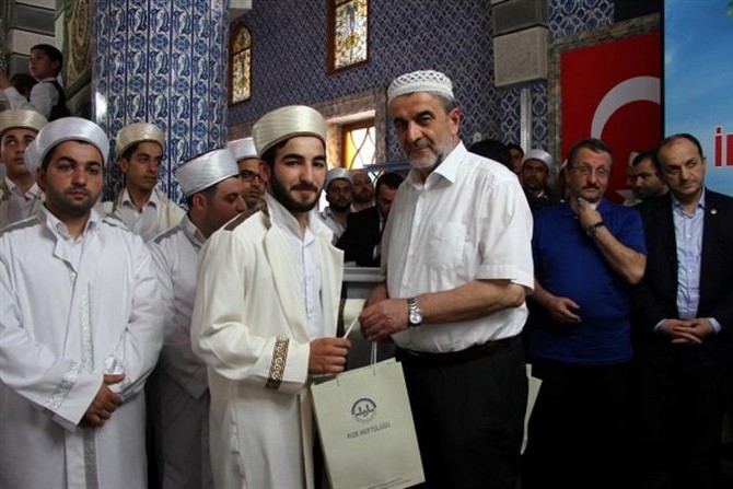 Rize'de 524 Hafız Törenle İcazet Belgelerini Aldı 26