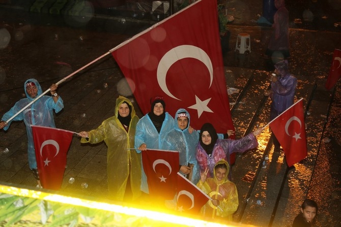 Rize'de Yağmurun Demokrasi Nöbetçileri 1