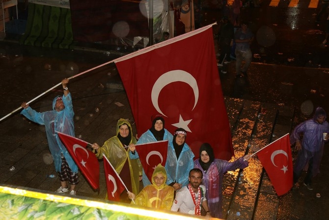 Rize'de Yağmurun Demokrasi Nöbetçileri 10