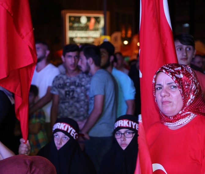 Rize'de Yağmurun Demokrasi Nöbetçileri 12