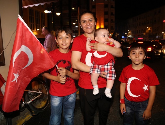 Rize'de Yağmurun Demokrasi Nöbetçileri 13