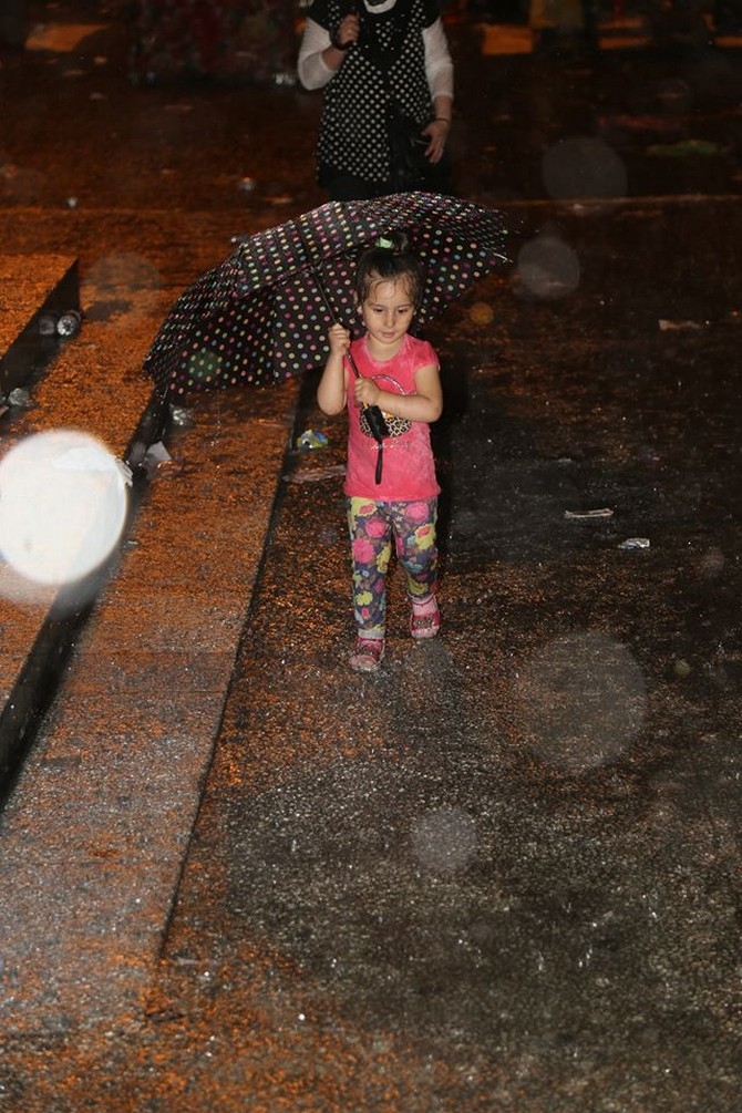 Rize'de Yağmurun Demokrasi Nöbetçileri 14