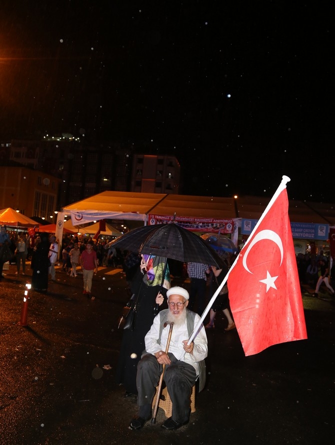 Rize'de Yağmurun Demokrasi Nöbetçileri 19
