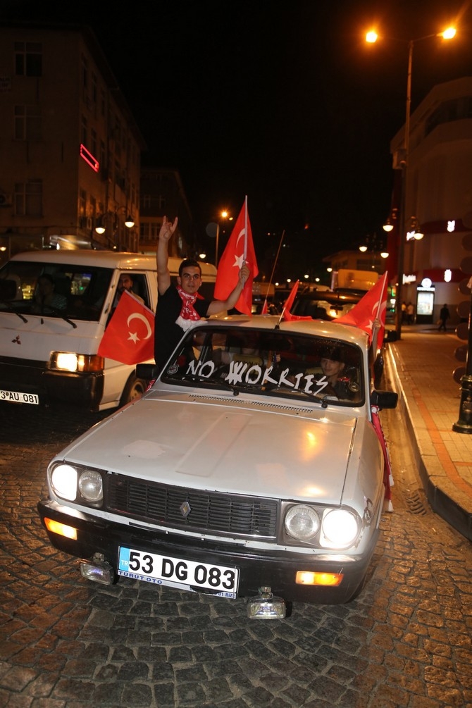 Rize'de Yağmurun Demokrasi Nöbetçileri 24